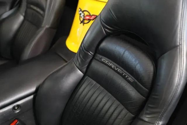 2000 Chevrolet Corvette Base