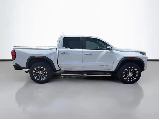 2023 GMC Canyon 4WD Crew Cab Short Box Denali