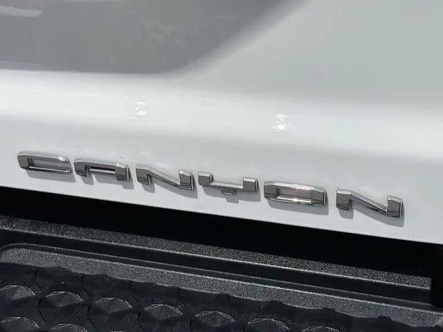 2023 GMC Canyon 4WD Crew Cab Short Box Denali