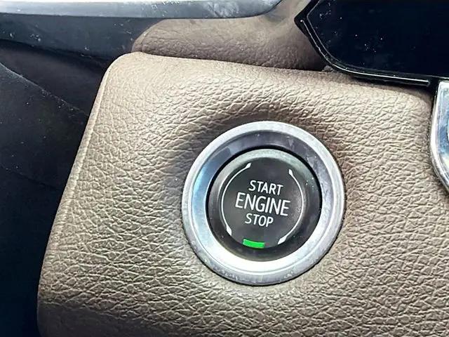 2023 GMC Canyon 4WD Crew Cab Short Box Denali