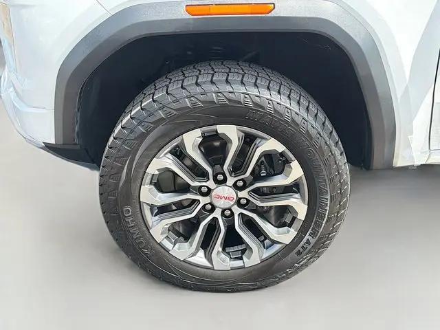 2023 GMC Canyon 4WD Crew Cab Short Box Denali