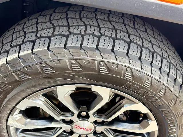 2023 GMC Canyon 4WD Crew Cab Short Box Denali