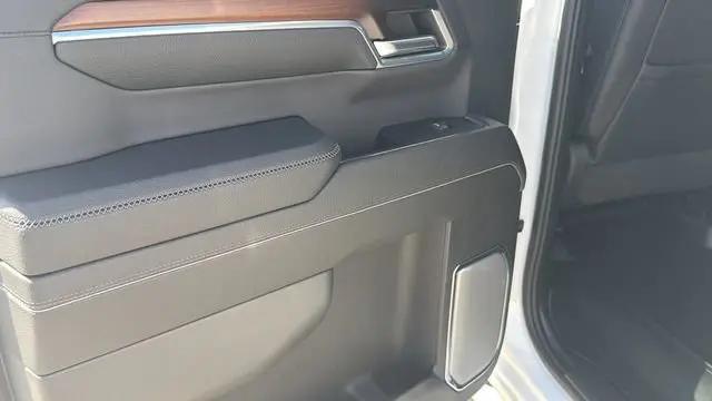 2024 GMC Sierra 1500 4WD Crew Cab Short Box Denali