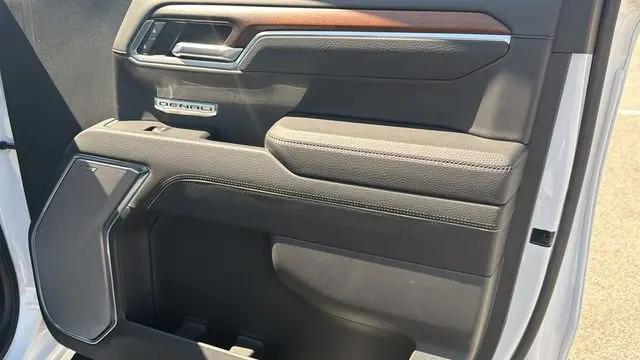 2024 GMC Sierra 1500 4WD Crew Cab Short Box Denali