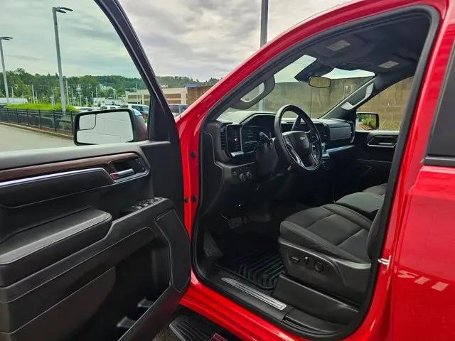 2023 Chevrolet Silverado 1500 4WD Crew Cab Standard Bed LT