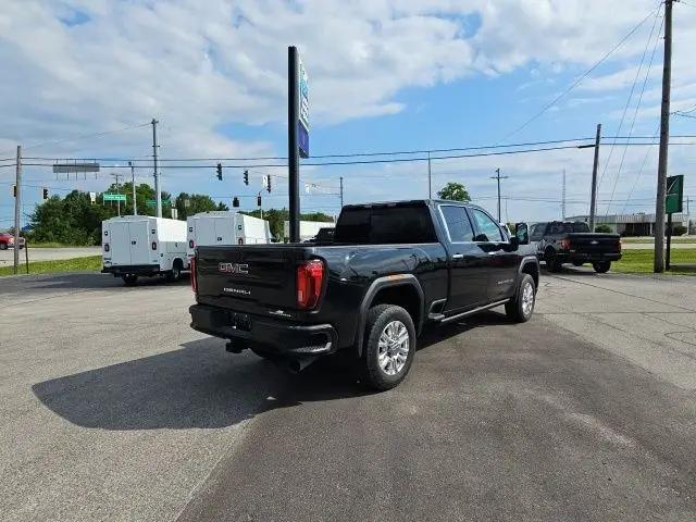 2023 GMC Sierra 2500HD 4WD Crew Cab Standard Bed Denali