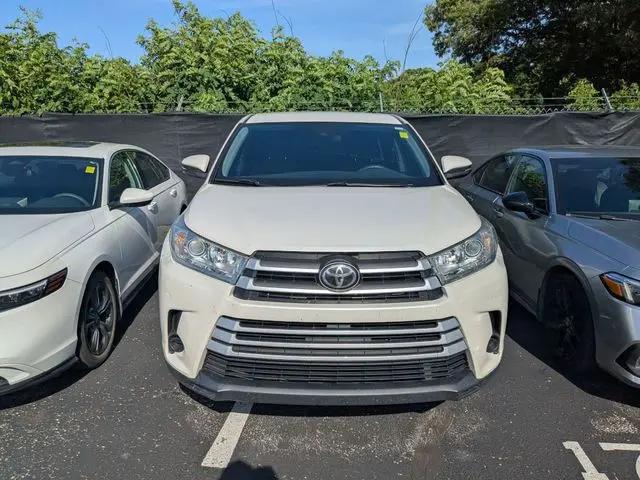 2019 Toyota Highlander LE
