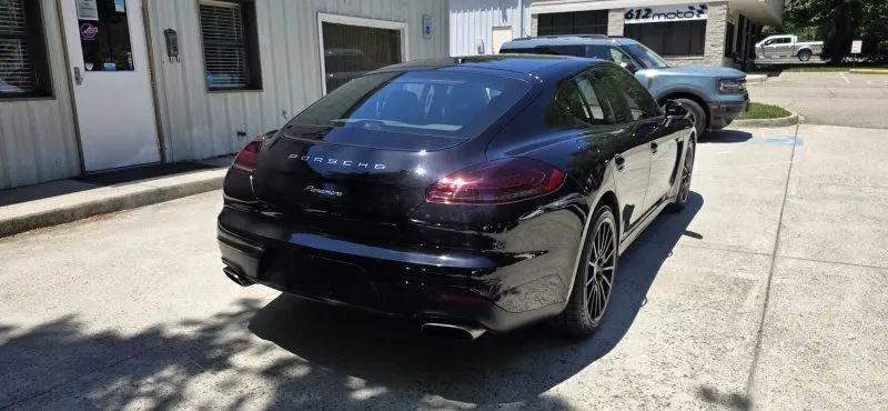2016 Porsche Panamera 4