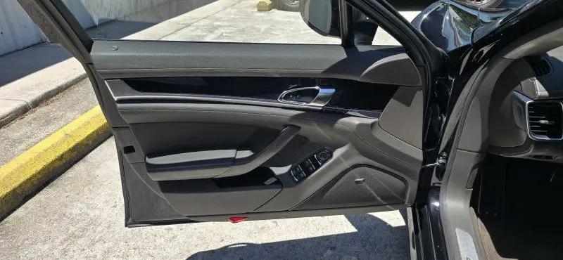 2016 Porsche Panamera 4