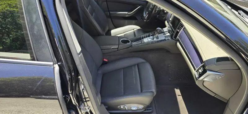 2016 Porsche Panamera 4