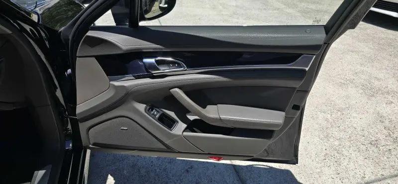 2016 Porsche Panamera 4