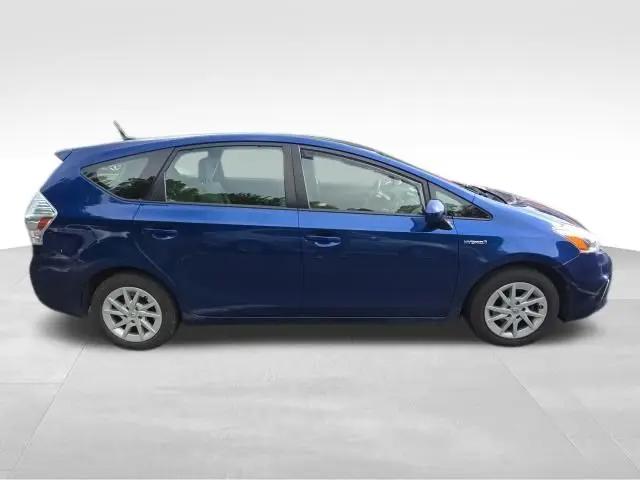 2014 Toyota Prius v Three