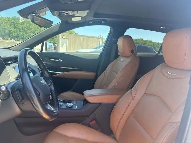 2022 Cadillac XT4 AWD Premium Luxury