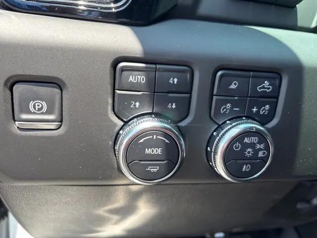 2025 GMC Sierra 2500HD 4WD Crew Cab Standard Bed AT4X