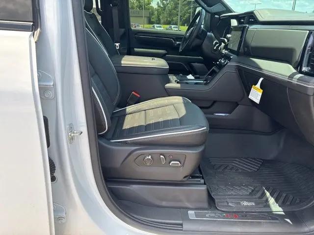 2025 GMC Sierra 2500HD 4WD Crew Cab Standard Bed AT4X