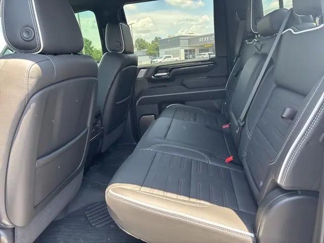 2025 GMC Sierra 2500HD 4WD Crew Cab Standard Bed AT4X