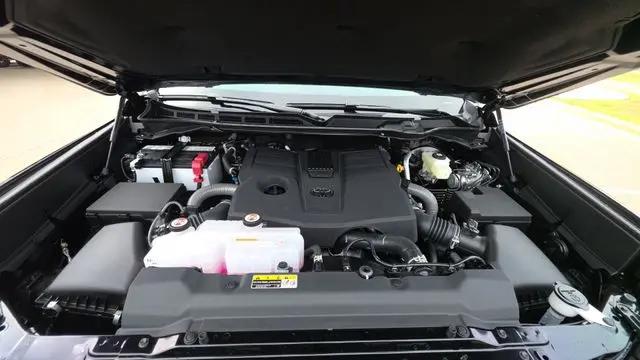 2026 Toyota Tundra SR5 CrewMax 5.5' Bed