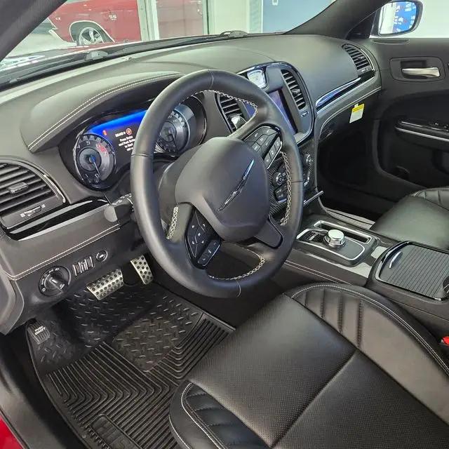 2023 Chrysler 300 300C