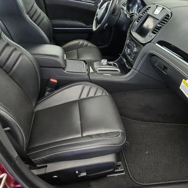2023 Chrysler 300 300C