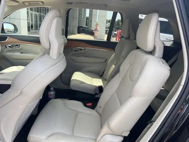 2021 Volvo XC90 T6 Momentum 6 Passenger