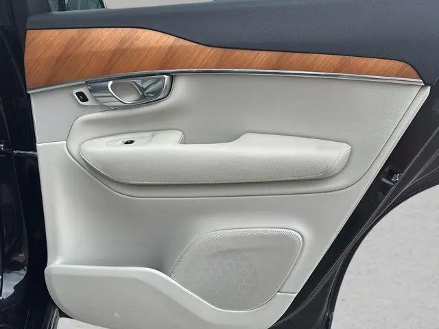 2021 Volvo XC90 T6 Momentum 6 Passenger