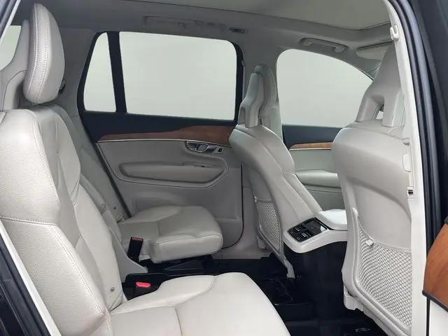 2021 Volvo XC90 T6 Momentum 6 Passenger