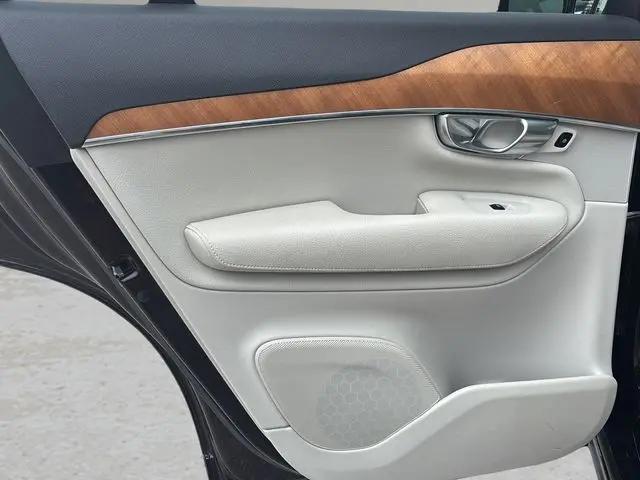 2021 Volvo XC90 T6 Momentum 6 Passenger