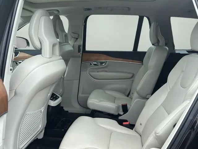 2021 Volvo XC90 T6 Momentum 6 Passenger