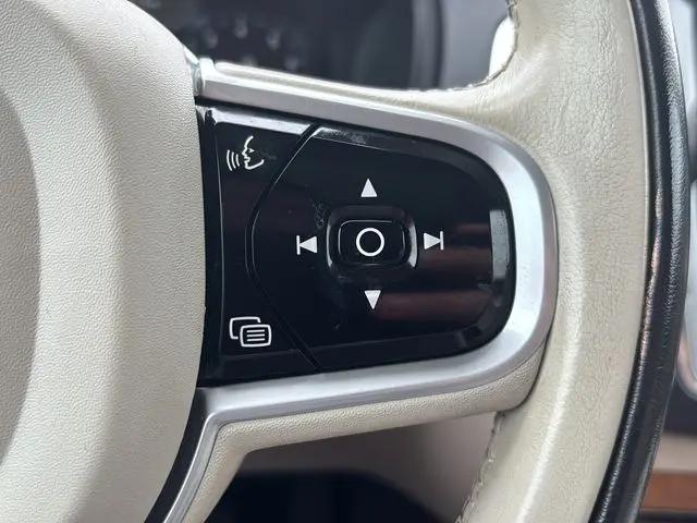 2021 Volvo XC90 T6 Momentum 6 Passenger
