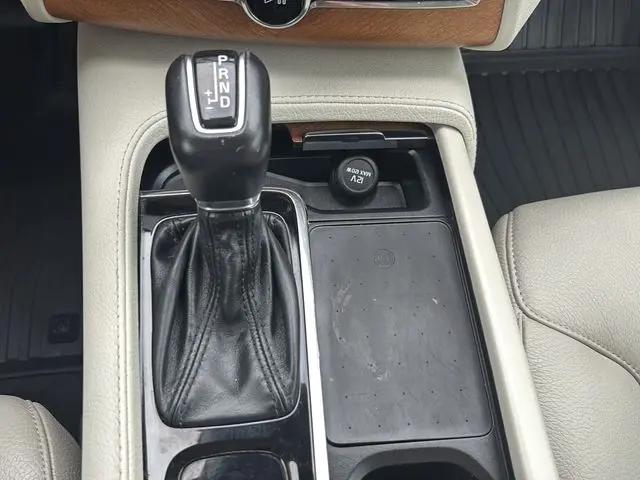 2021 Volvo XC90 T6 Momentum 6 Passenger
