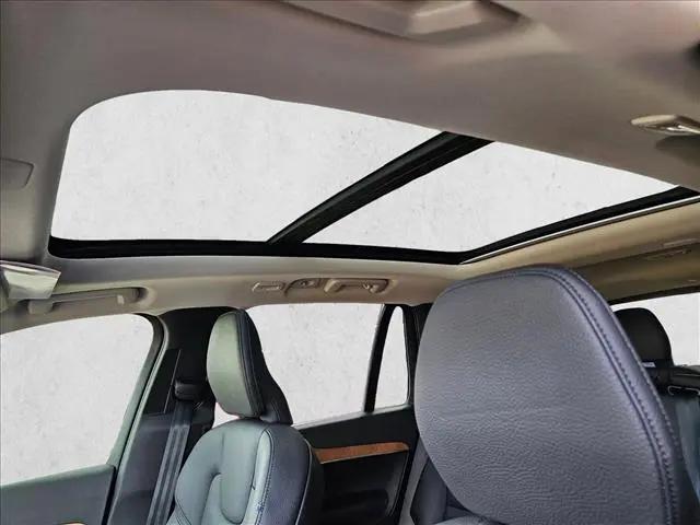 2024 Volvo XC90 B5 Plus Bright Theme