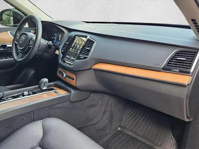 2024 Volvo XC90 B5 Plus Bright Theme