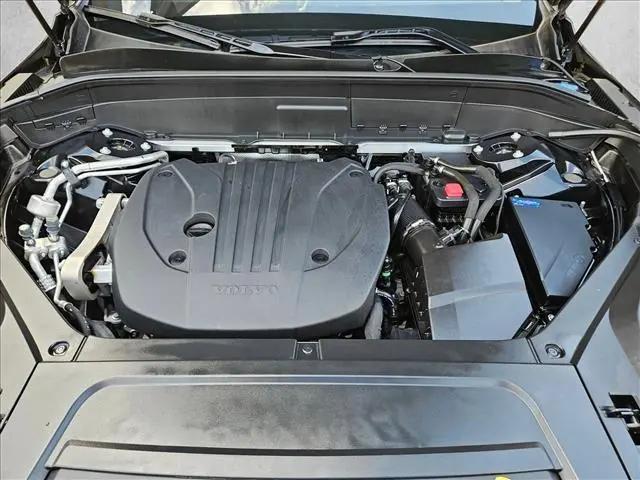 2024 Volvo XC90 B5 Plus Bright Theme