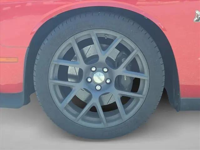 2016 Dodge Challenger 392 Hemi Scat Pack Shaker