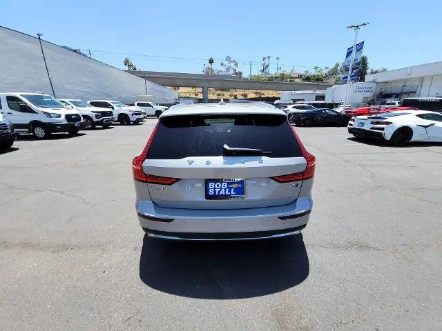 2025 Volvo V60 Cross Country Plus, B5 AWD Gas (mild hybrid)