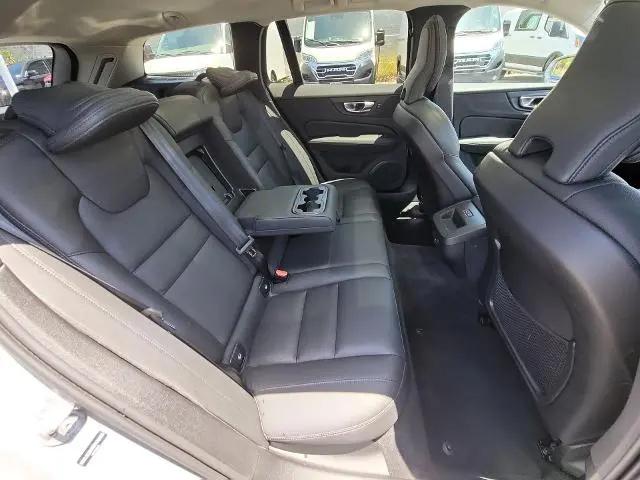 2025 Volvo V60 Cross Country Plus, B5 AWD Gas (mild hybrid)