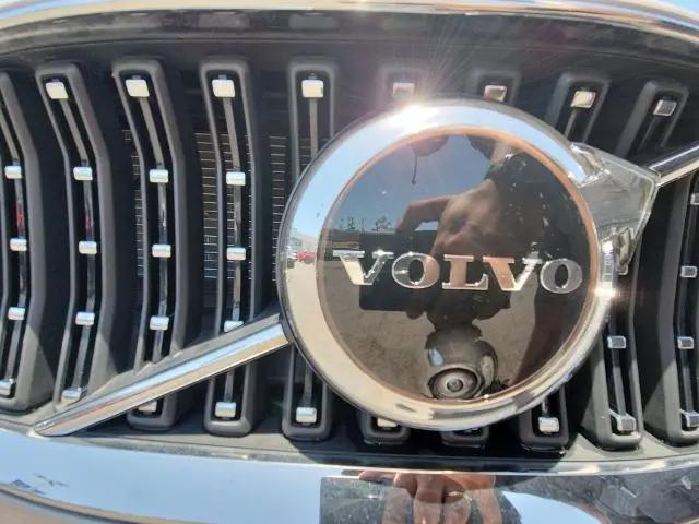 2025 Volvo V60 Cross Country Plus, B5 AWD Gas (mild hybrid)