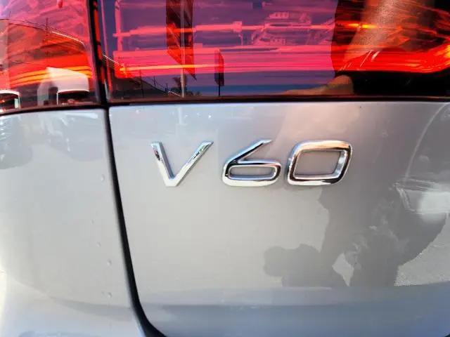2025 Volvo V60 Cross Country Plus, B5 AWD Gas (mild hybrid)