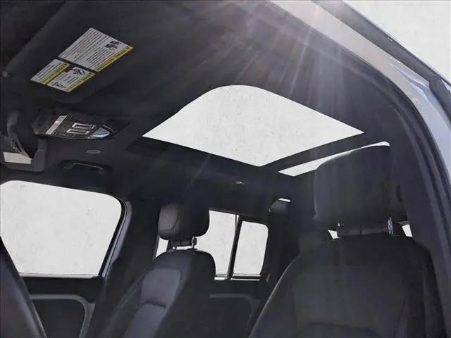 2023 Land Rover Defender 110 X-Dynamic SE