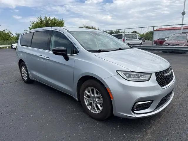 2024 Chrysler Pacifica Touring L for sale in Cedar Falls, IA