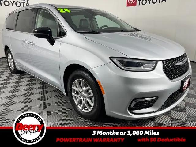 2024 Chrysler Pacifica Touring L for sale in Cedar Falls, IA