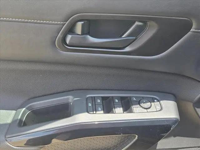 2025 Nissan Pathfinder SV FWD
