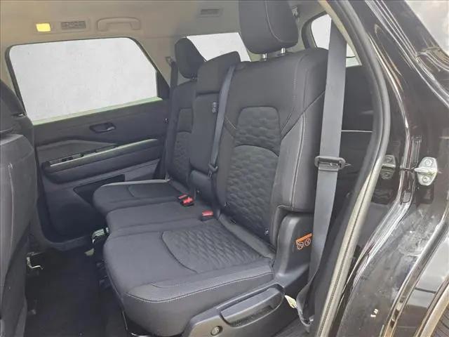 2025 Nissan Pathfinder SV FWD