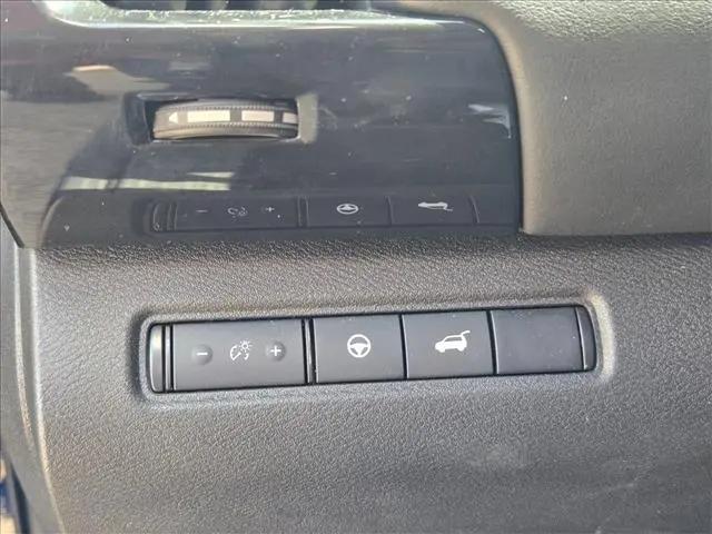 2025 Nissan Pathfinder SV FWD