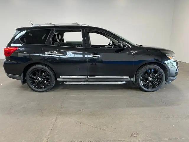 2017 Nissan Pathfinder Platinum
