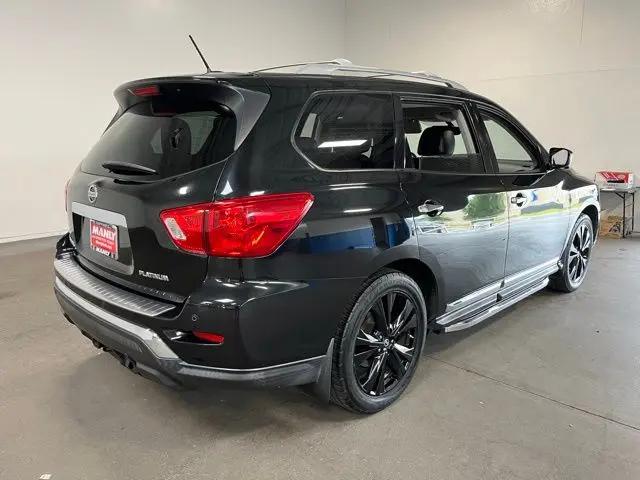 2017 Nissan Pathfinder Platinum