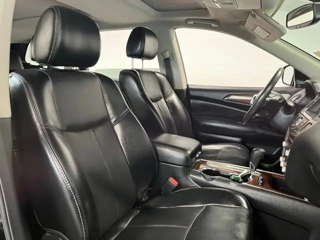 2017 Nissan Pathfinder Platinum