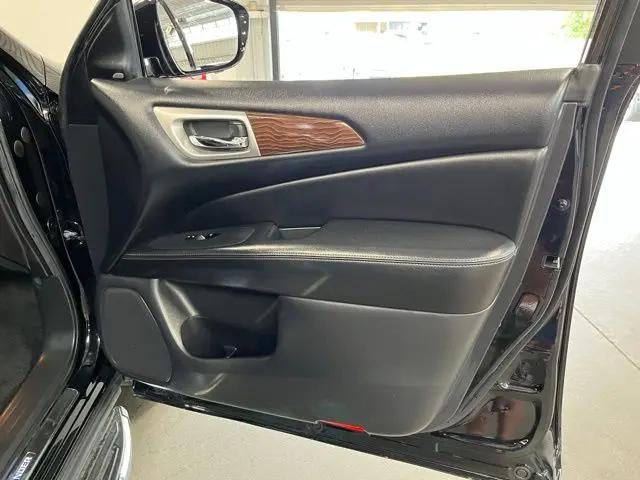 2017 Nissan Pathfinder Platinum
