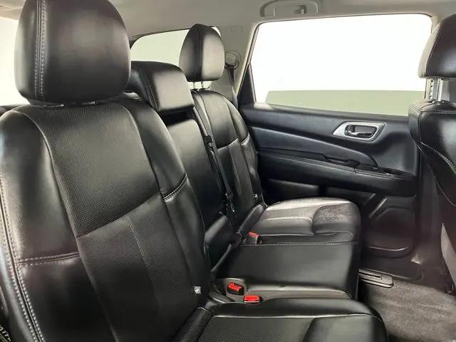 2017 Nissan Pathfinder Platinum