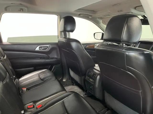 2017 Nissan Pathfinder Platinum